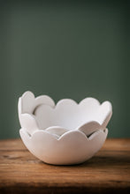 Load image into Gallery viewer, Bowl - Scallop Catchall  (White)