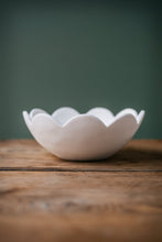 Load image into Gallery viewer, Bowl - Scallop Catchall  (White)