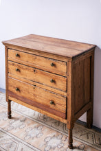 Load image into Gallery viewer, Dresser - Vintage Found 3 Drawers