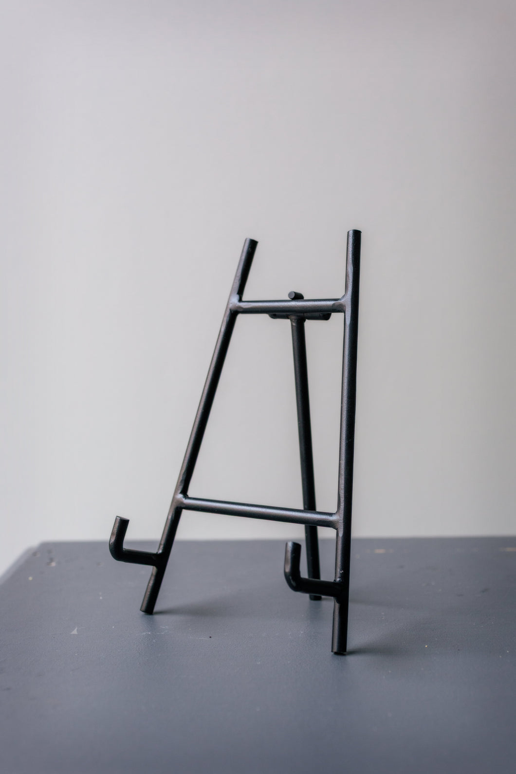 Easel  - Black Iron - SMALL