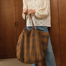 Load image into Gallery viewer, ELISA TOTE BAG TARTAN
