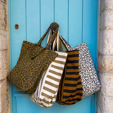 Load image into Gallery viewer, ELISABETH TOTE BAG STRIPES CUMIN
