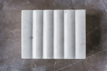 Load image into Gallery viewer, Marble - White Scalloped Marble Soap Dish
