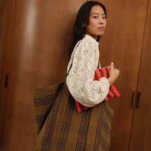 Load image into Gallery viewer, ELISA TOTE BAG TARTAN
