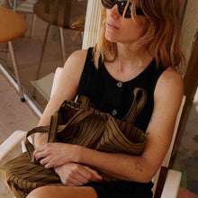 Load image into Gallery viewer, ELISABETH TOTE BAG TENNIS BLACK /  OLIVE
