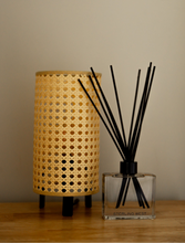 Load image into Gallery viewer, Reed Diffuser: Sweet Pea
