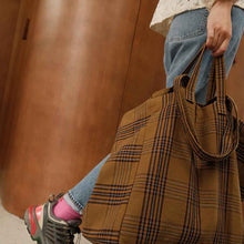 Load image into Gallery viewer, ELISA TOTE BAG TARTAN
